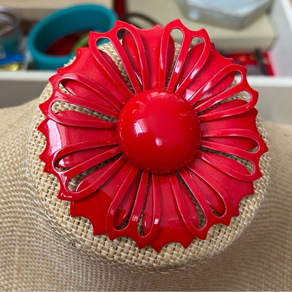 70s Red Flower Power Brooch